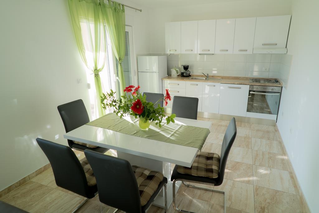 Apartmani Ruzica Makarska Extérieur photo